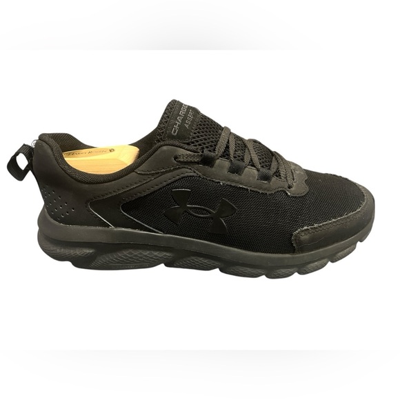Black under armour charged assert runners size 9 - Picture 5 of 10